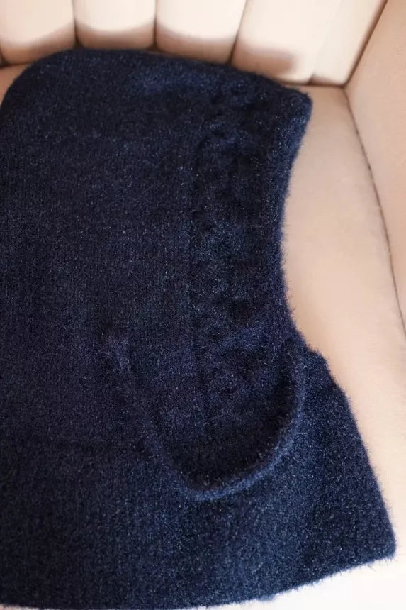 Moteriška tamsiai mėlyna kepurė Berlin