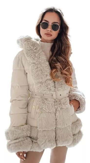 Moteriška rusva striukė su kailiu City