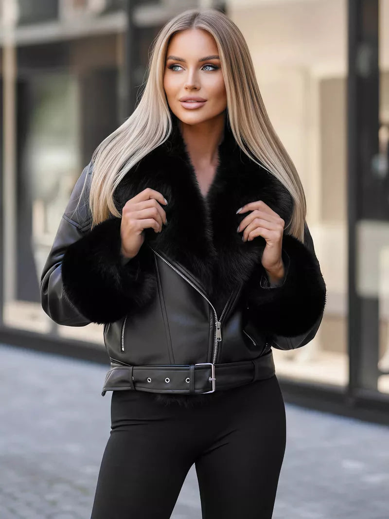 Moteriška juoda striukė su juodu kailiuku Real