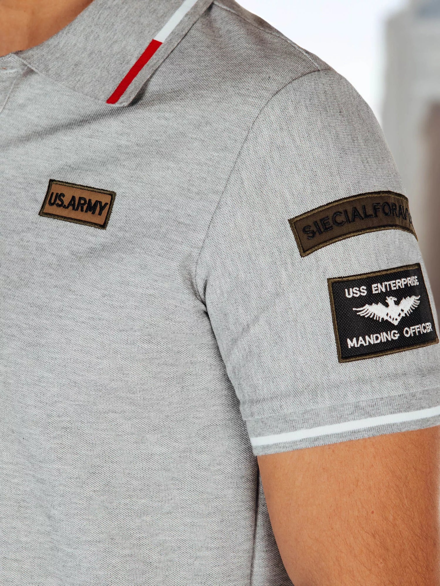 Vyriški polo marškinėliai su lopais pilki US Army