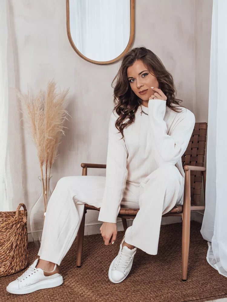 Baltas moteriškas komplektas Stevil