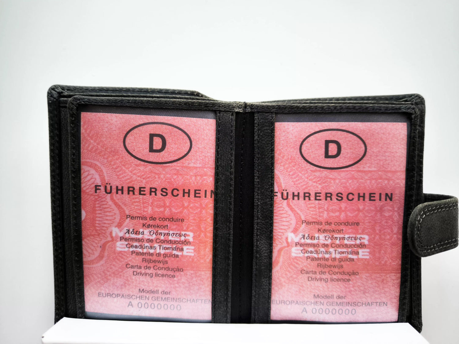 Vyriška juoda piniginė iš natūralios odos Pikan