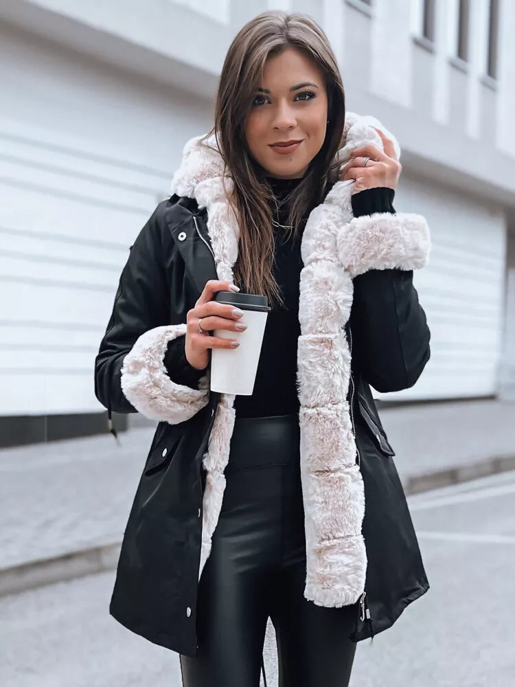 Juoda moteriška striukė su šviesiu kailiu Arctic