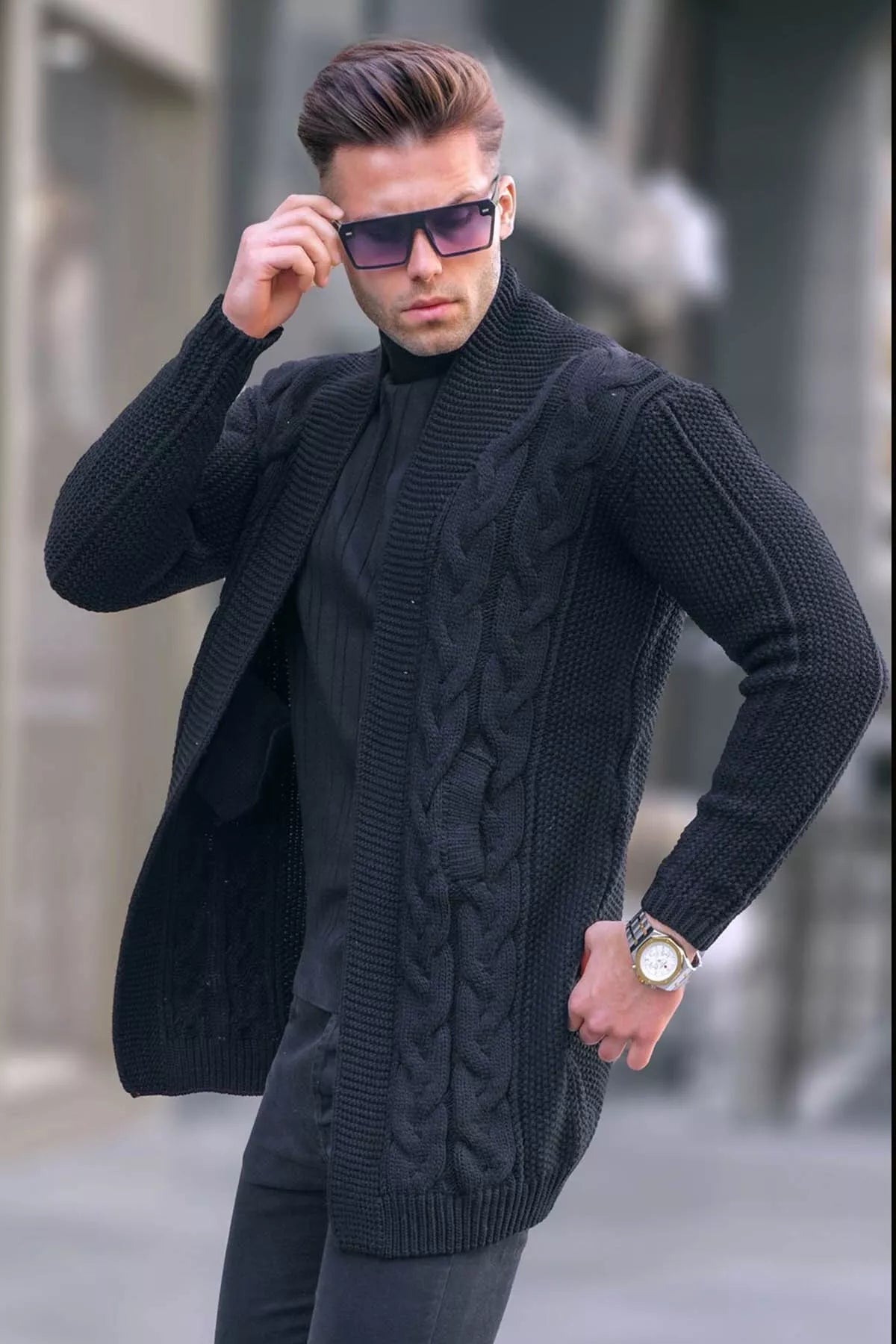 Juodos spalvos vyriškas megztinis Roget