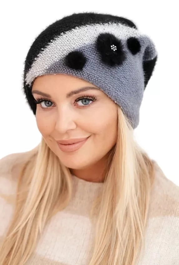 Moteriška juodos spalvos kepurė Rose