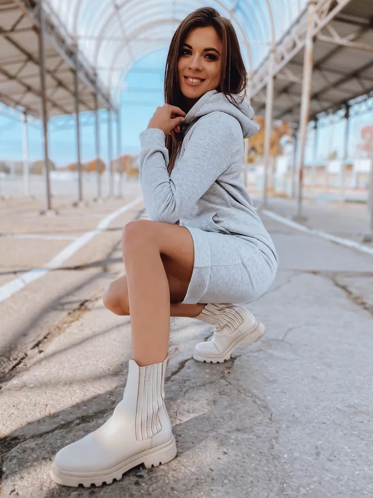 Moteriška šviesiai pilka suknelė su gobtuvu Margaret