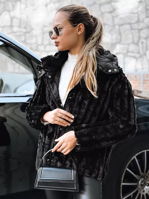 Moteriškas juodas kailinis švarkas su gobtuvu Marly