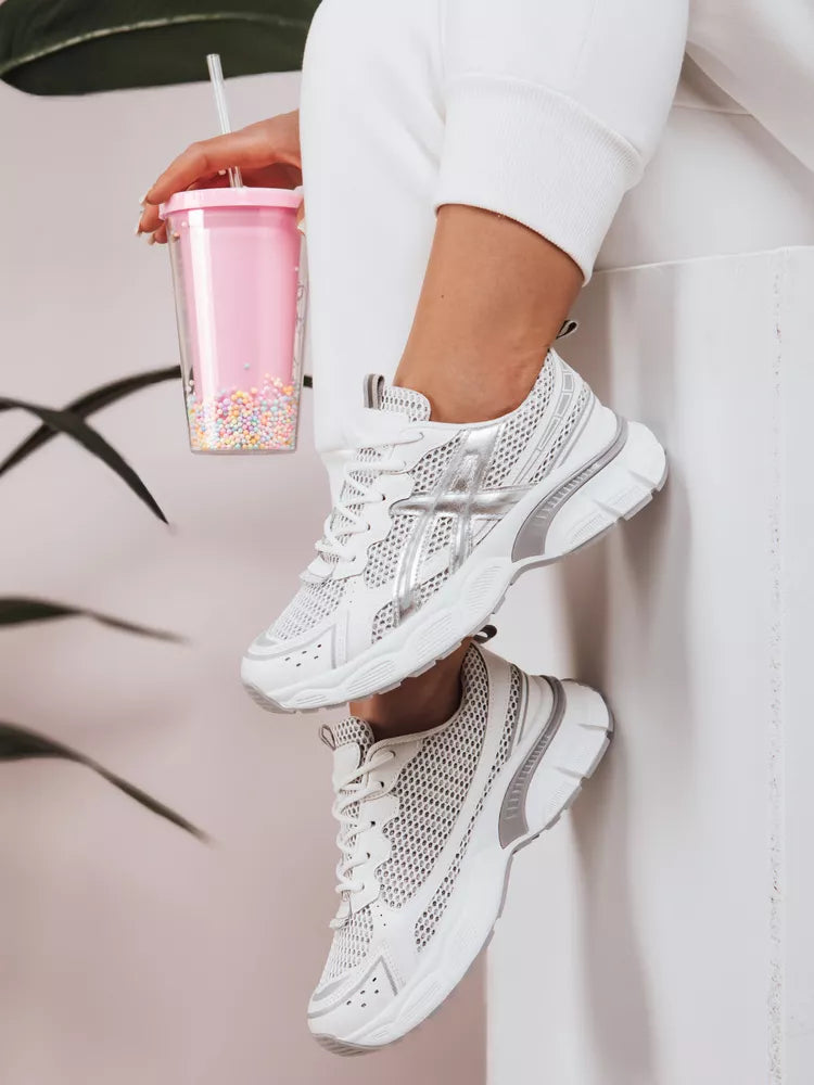 Moteriški balti su sidabro detalėmis laisvalaikio batai Dinamic