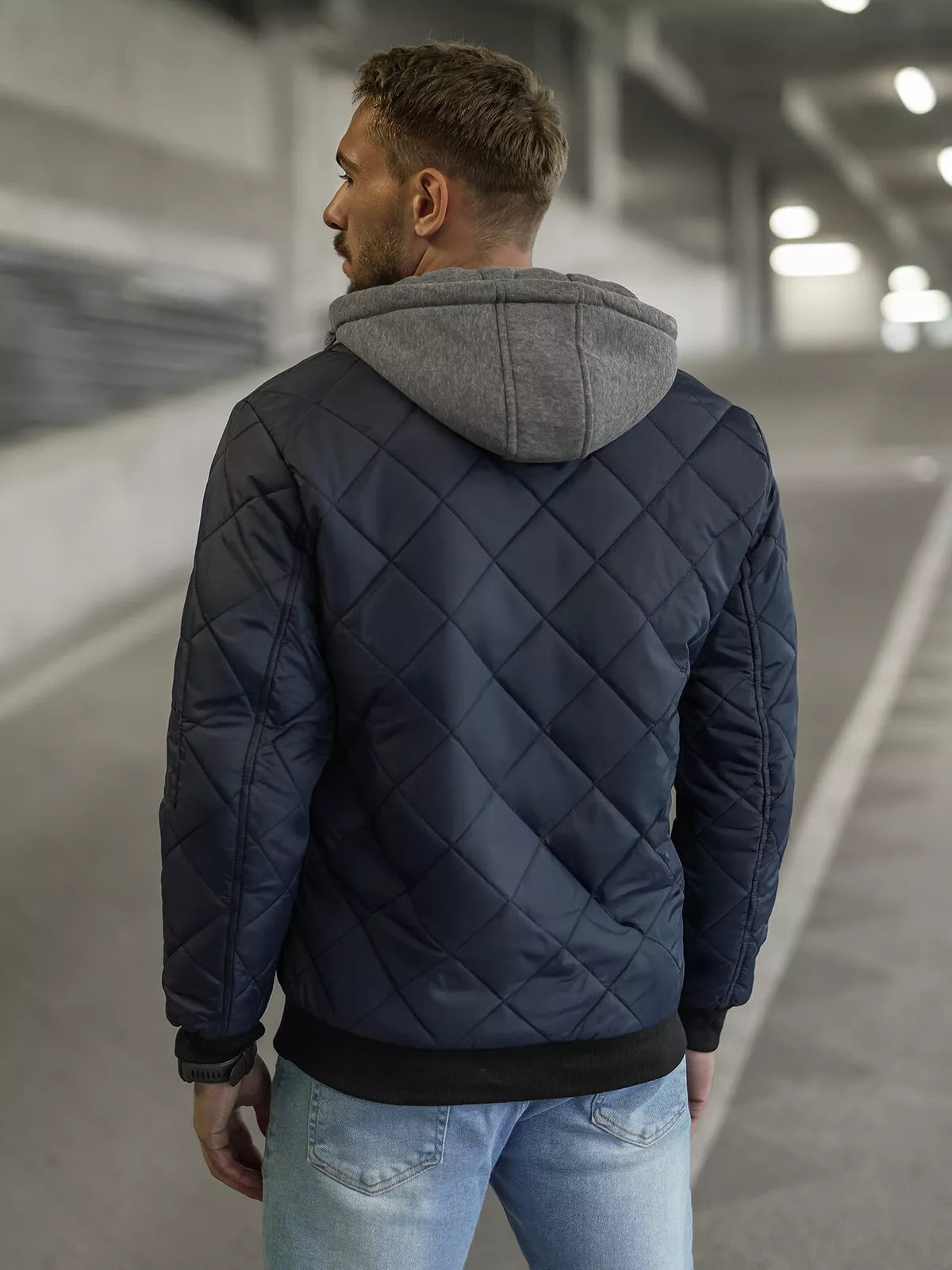 Tamsiai mėlyna vyriška striukė su gobtuvu Lator