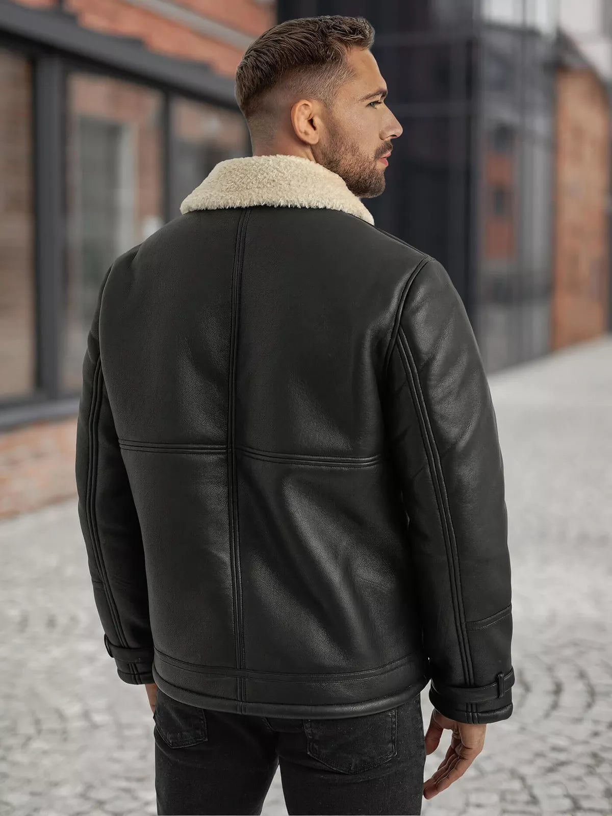 Vyriška juoda odinė striukė su kailiumi Andy