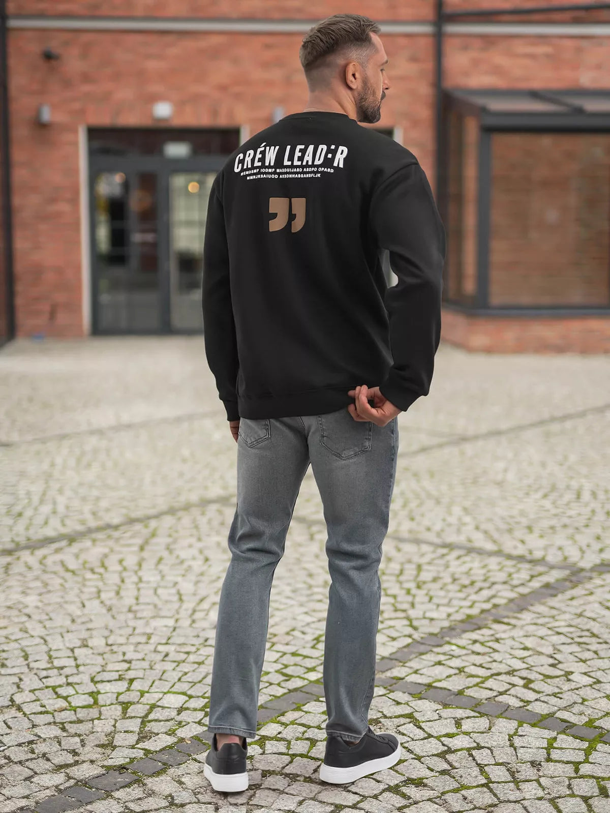 Vyriškas juodas džemperis be gobtuvu Crew