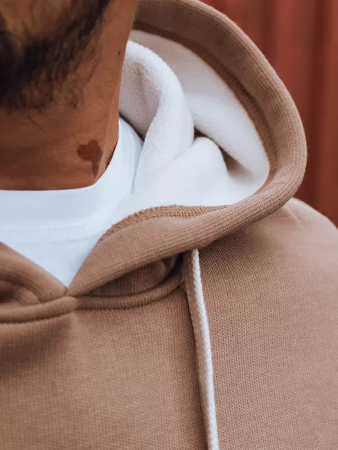 Vyriškas rudas džemperis su gobtuvu Star