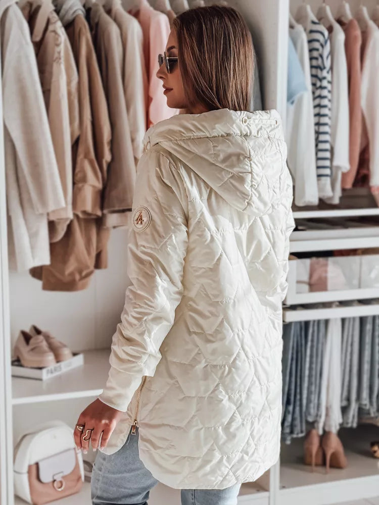 Balta moteriška dygsniuota striukė Livi