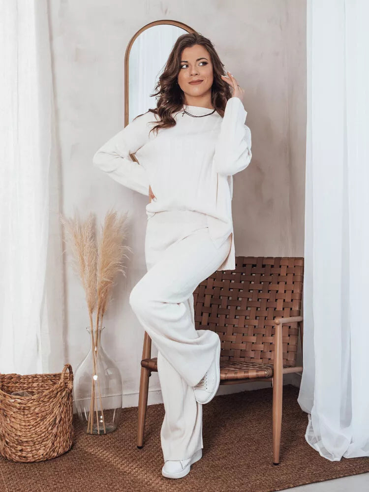 Baltas moteriškas komplektas Stevil