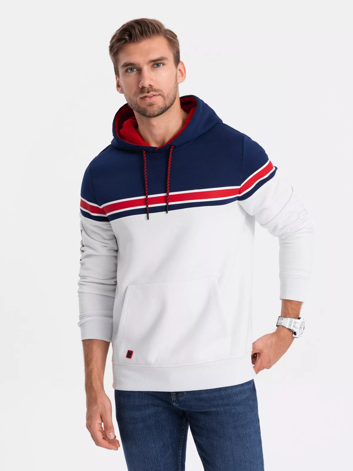 Baltas džemperis su gobtuvu Vona