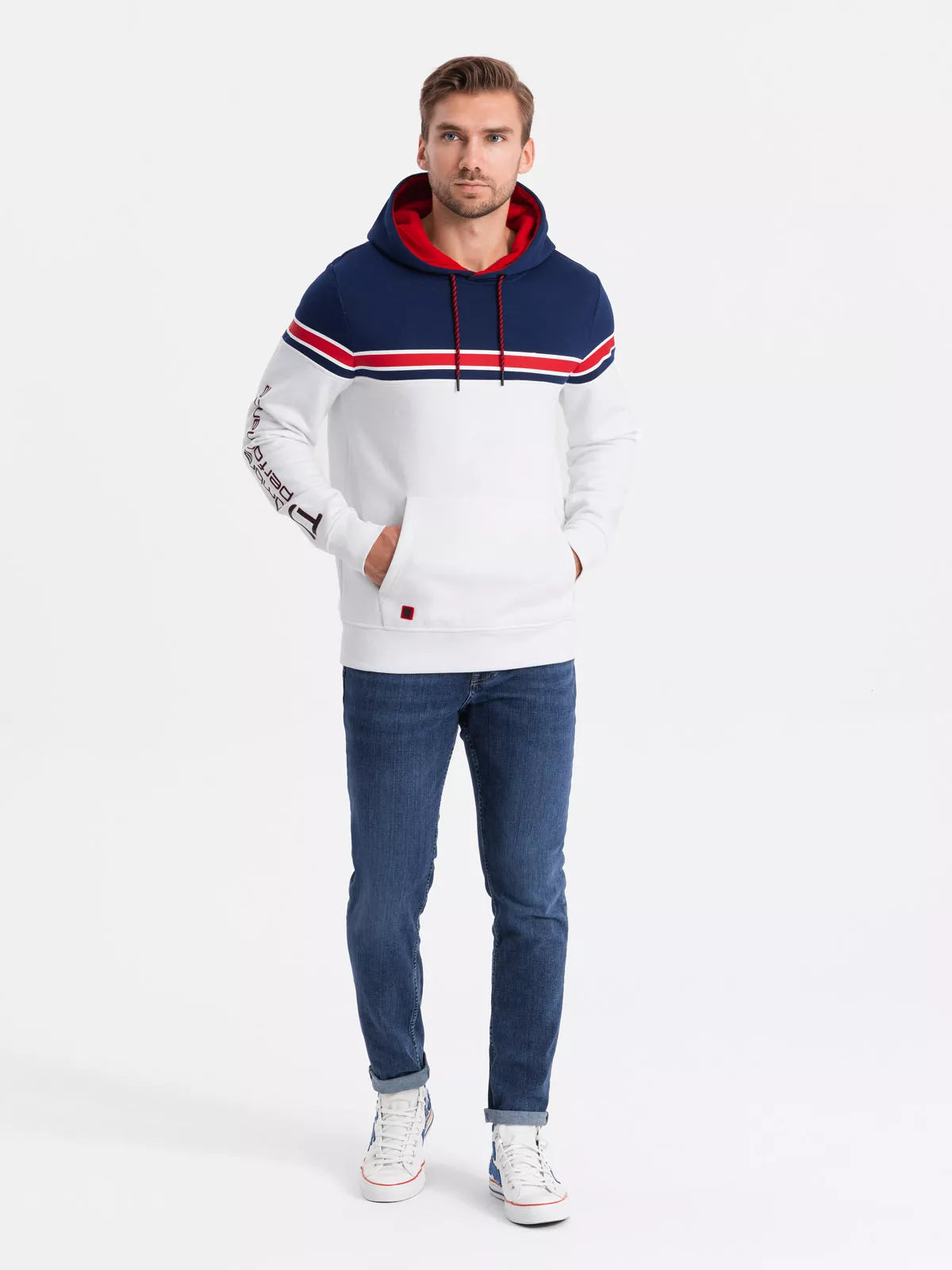 Baltas džemperis su gobtuvu Vona