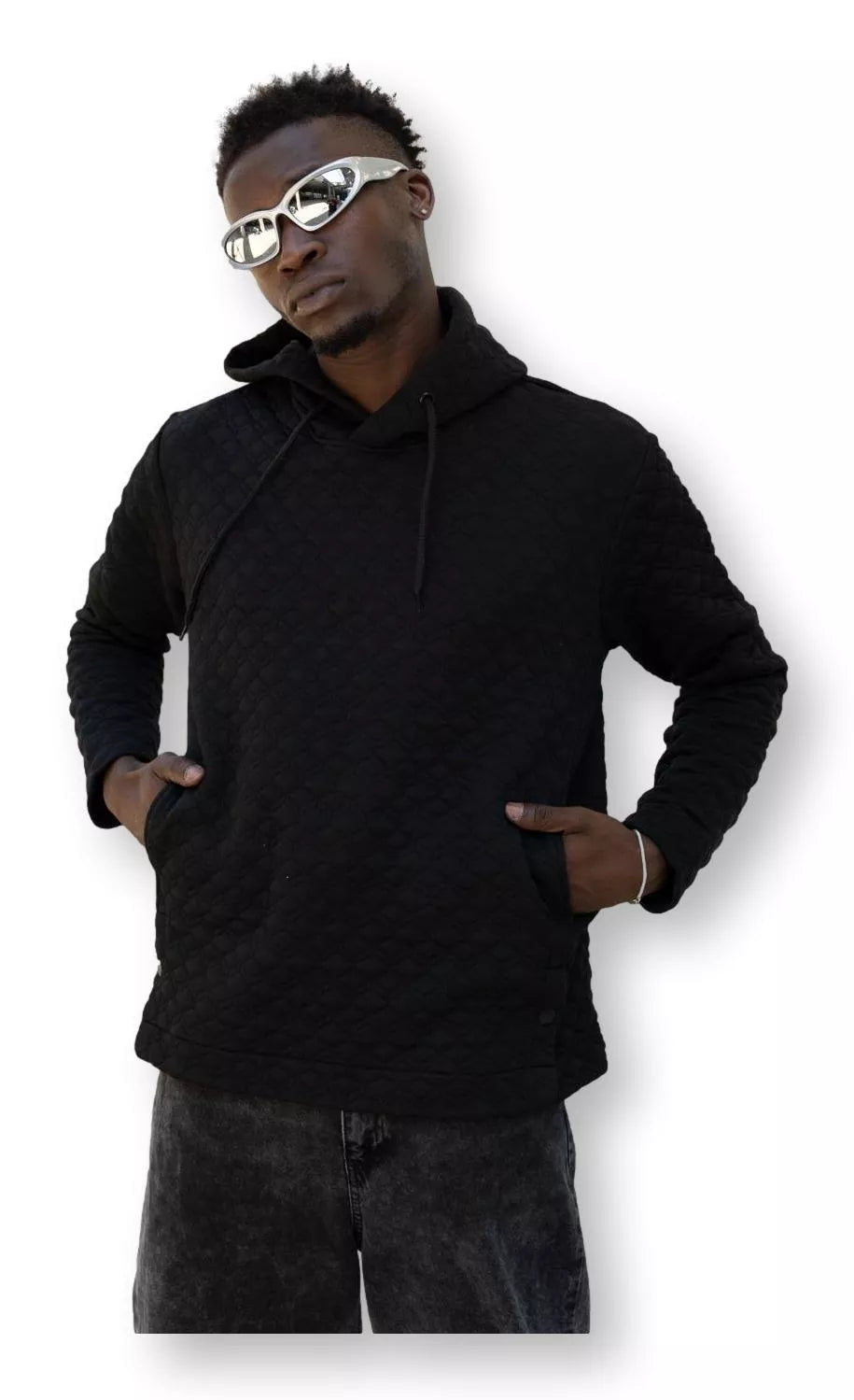 Juodas megztinis su gobtuvu Rombas