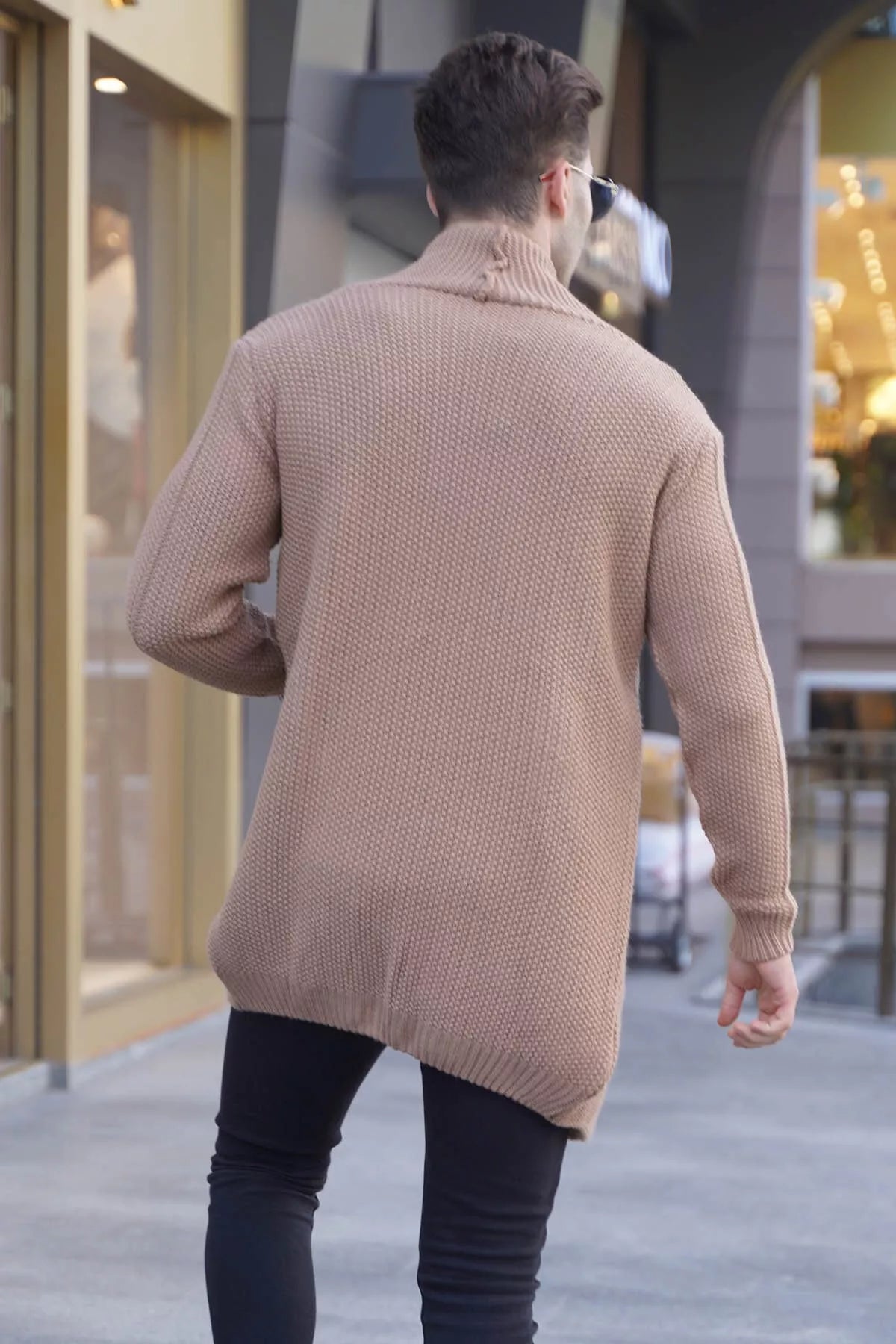 Rudos spalvos vyriškas megztinis Roget