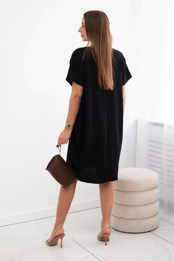 Juodos spalvos suknelė su kišenėmis ir pakabuku Deli