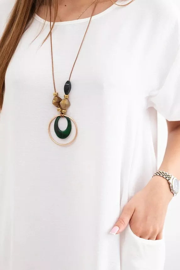 Baltos spalvos suknelė su kišenėmis ir pakabuku Deli