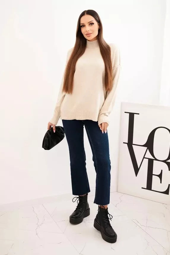 Moteriškas rusvas megztinis aukštu kaklu Larsi