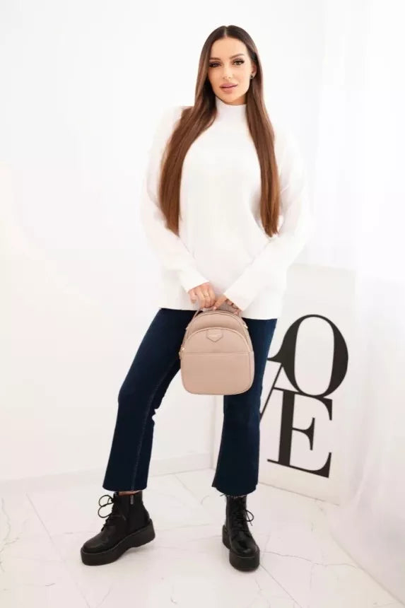 Moteriškas baltas megztinis aukštu kaklu Larsi