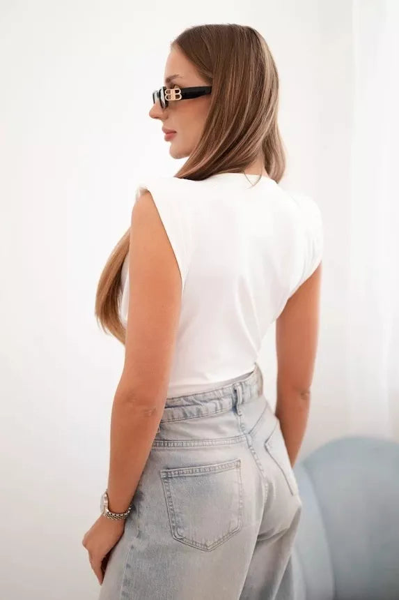 Moteriška palaidinė baltos spalvos su gilia iškirpte Ana