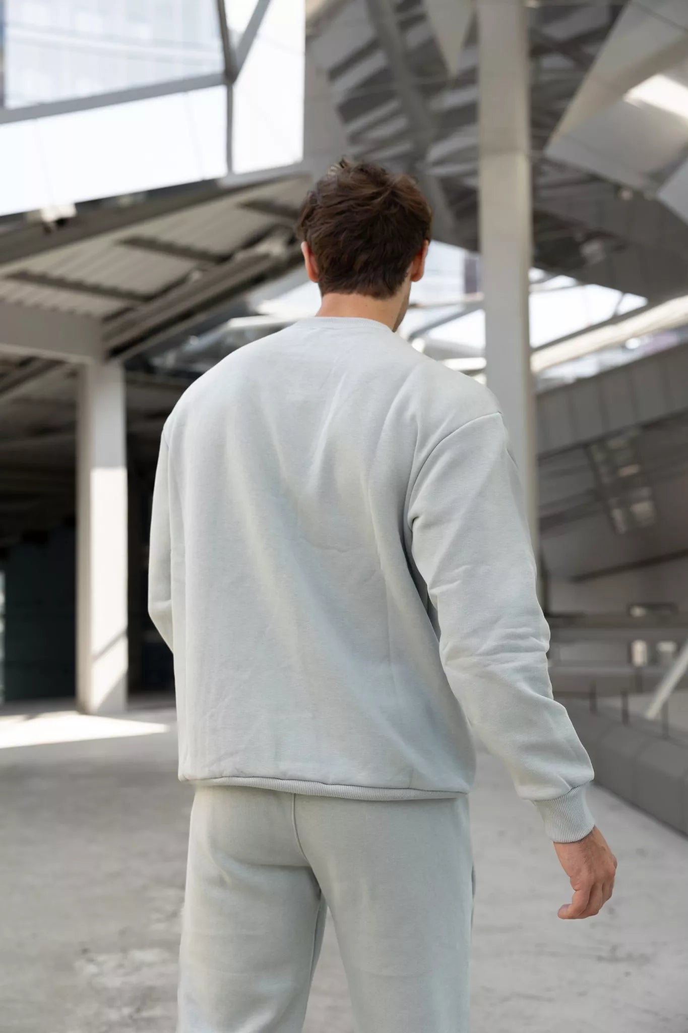 Šviesiai pilkas vyriškas komplektas Lipo