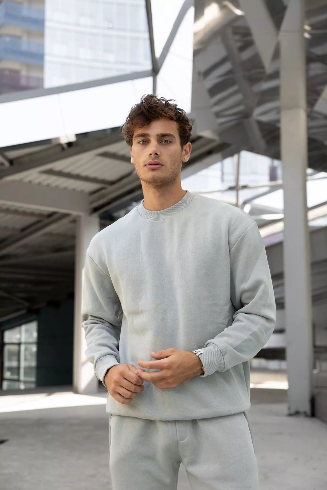 Šviesiai pilkas vyriškas komplektas Lipo