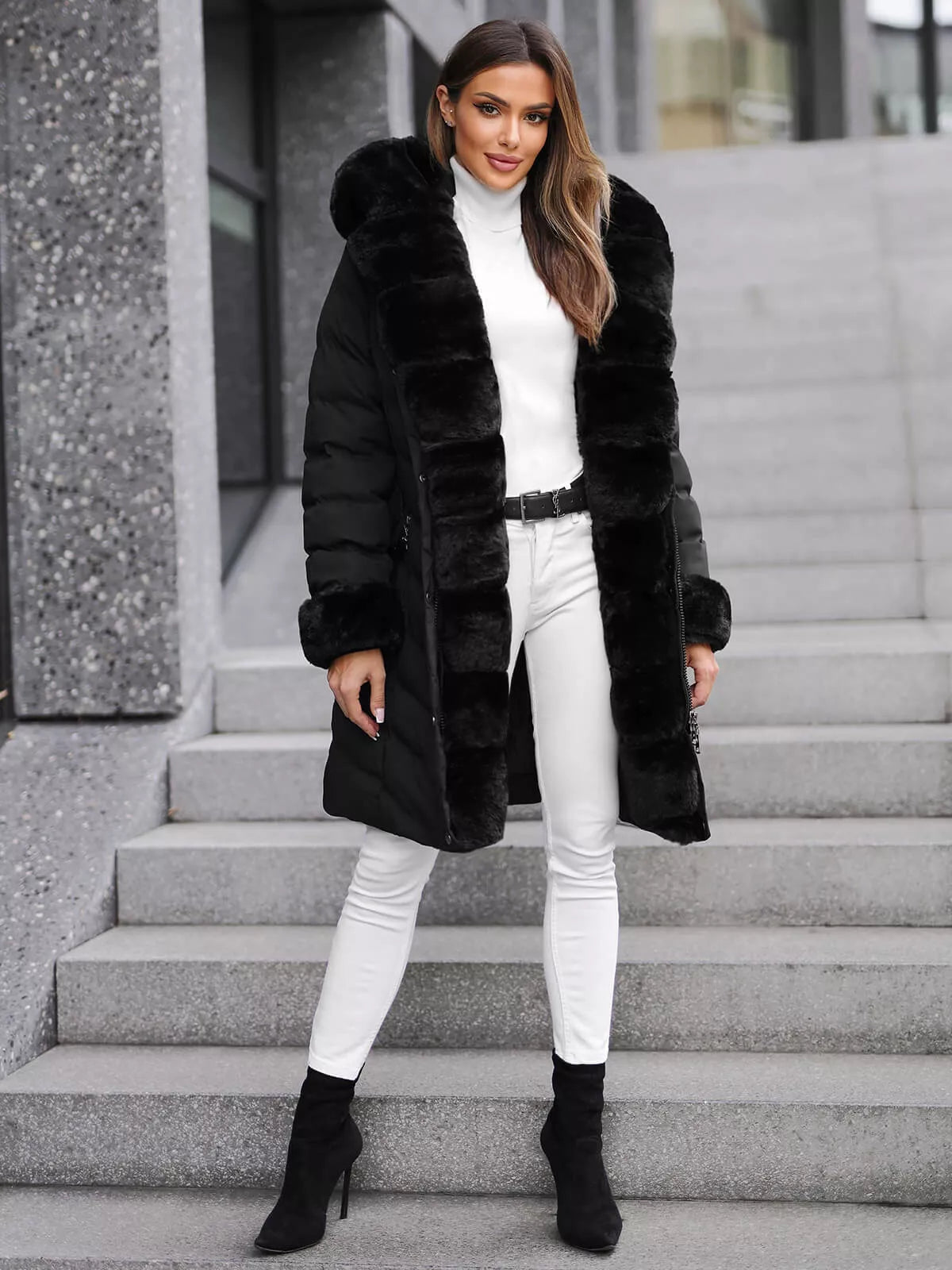 Striukė juoda su kailiu Dorter