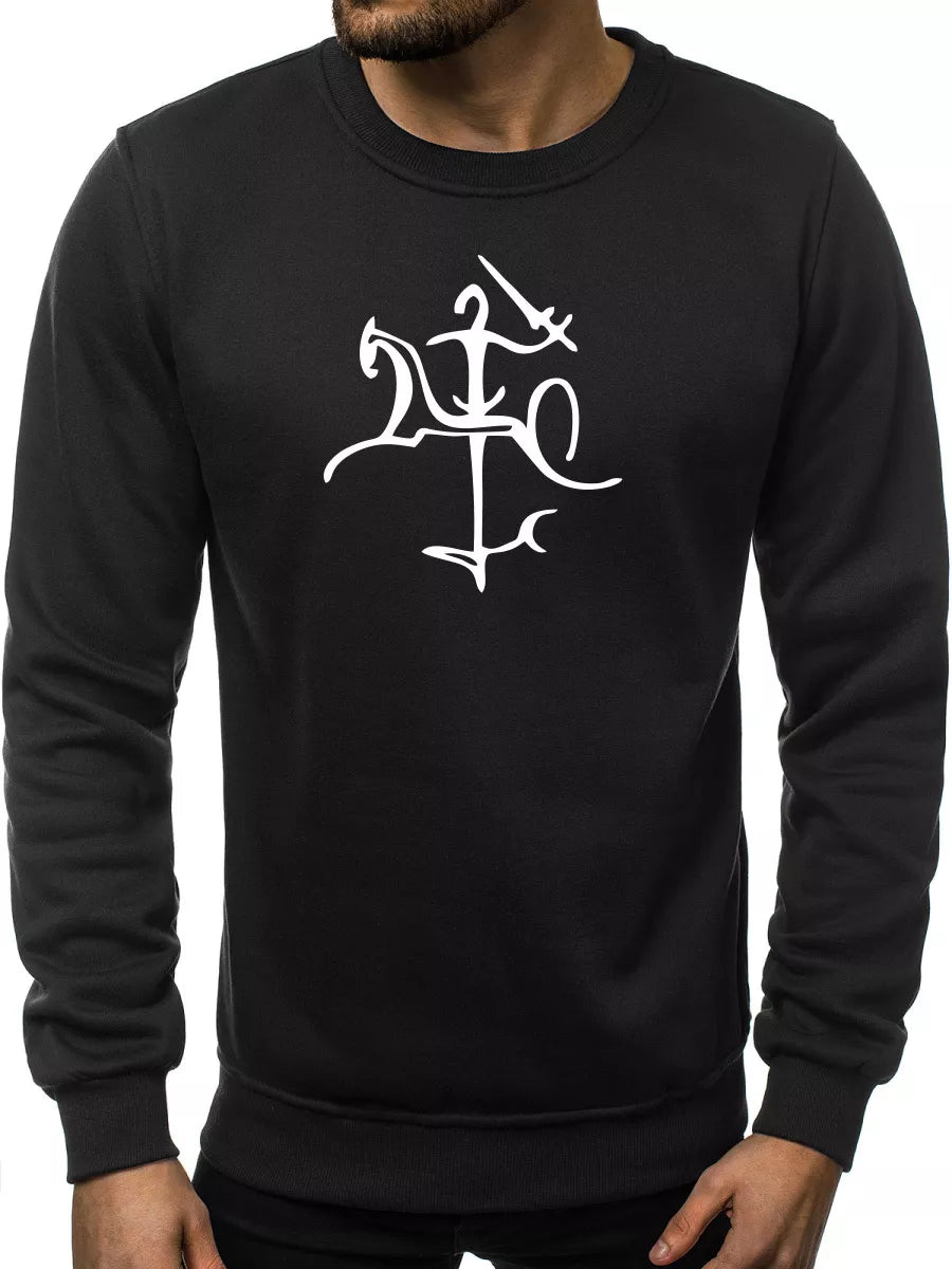 Juodos spalvos džemperis su Vytis stilistika