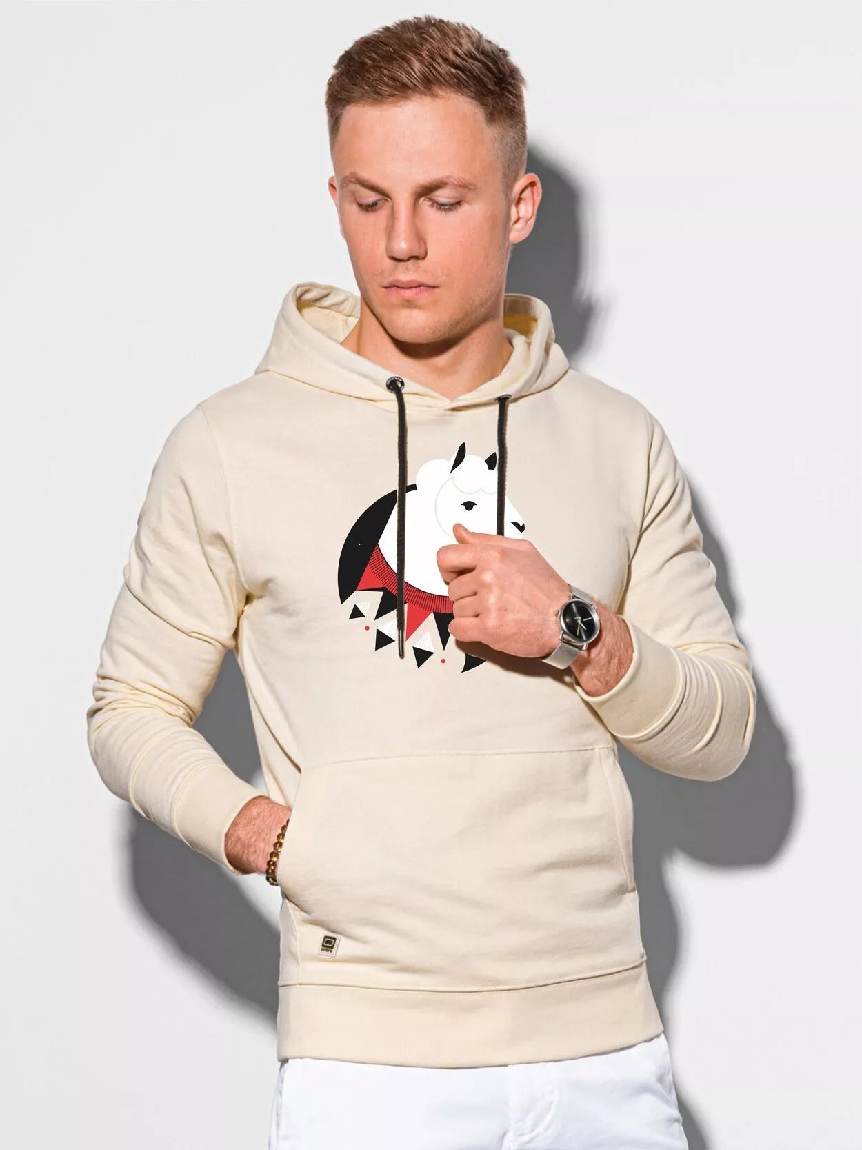 Gelsvos spalvos džemperis su gobtuvu Lama