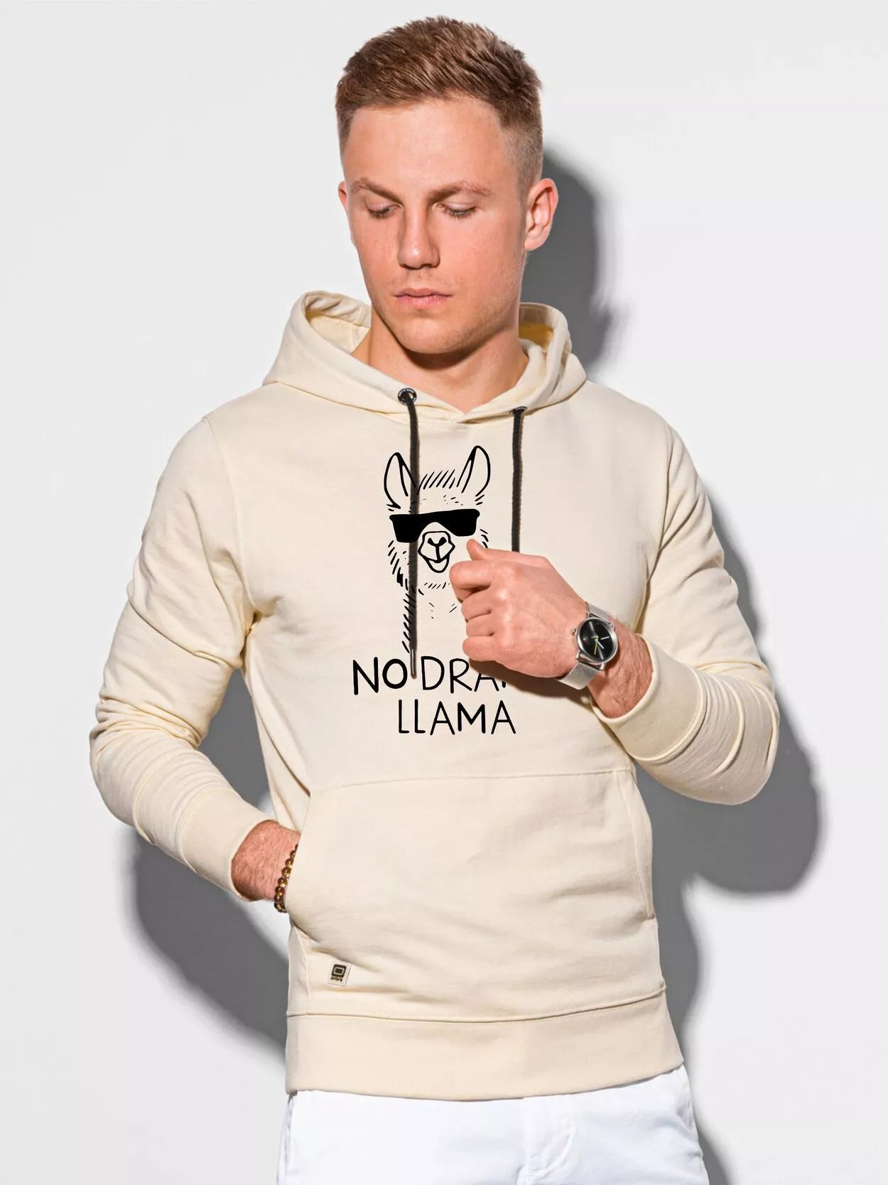 Gelsvos spalvos džemperis su gobtuvu No drama Llama