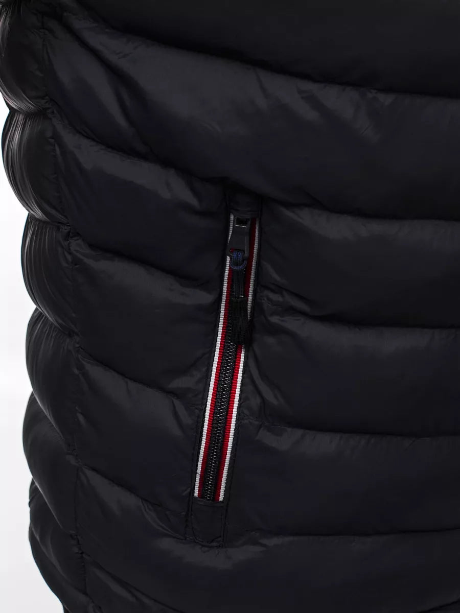 Juoda dygsniuota vyriška striukė Omir