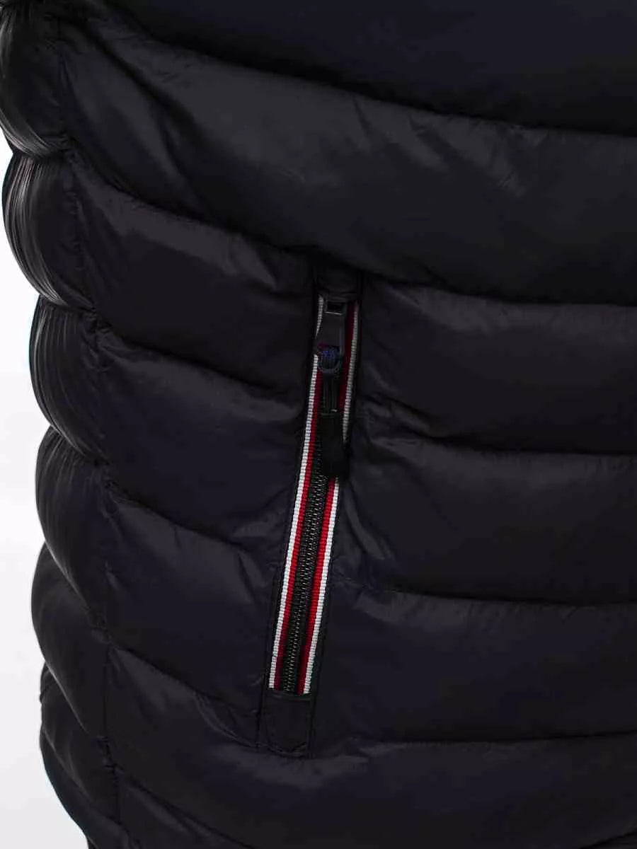 Juoda dygsniuota vyriška striukė Omir