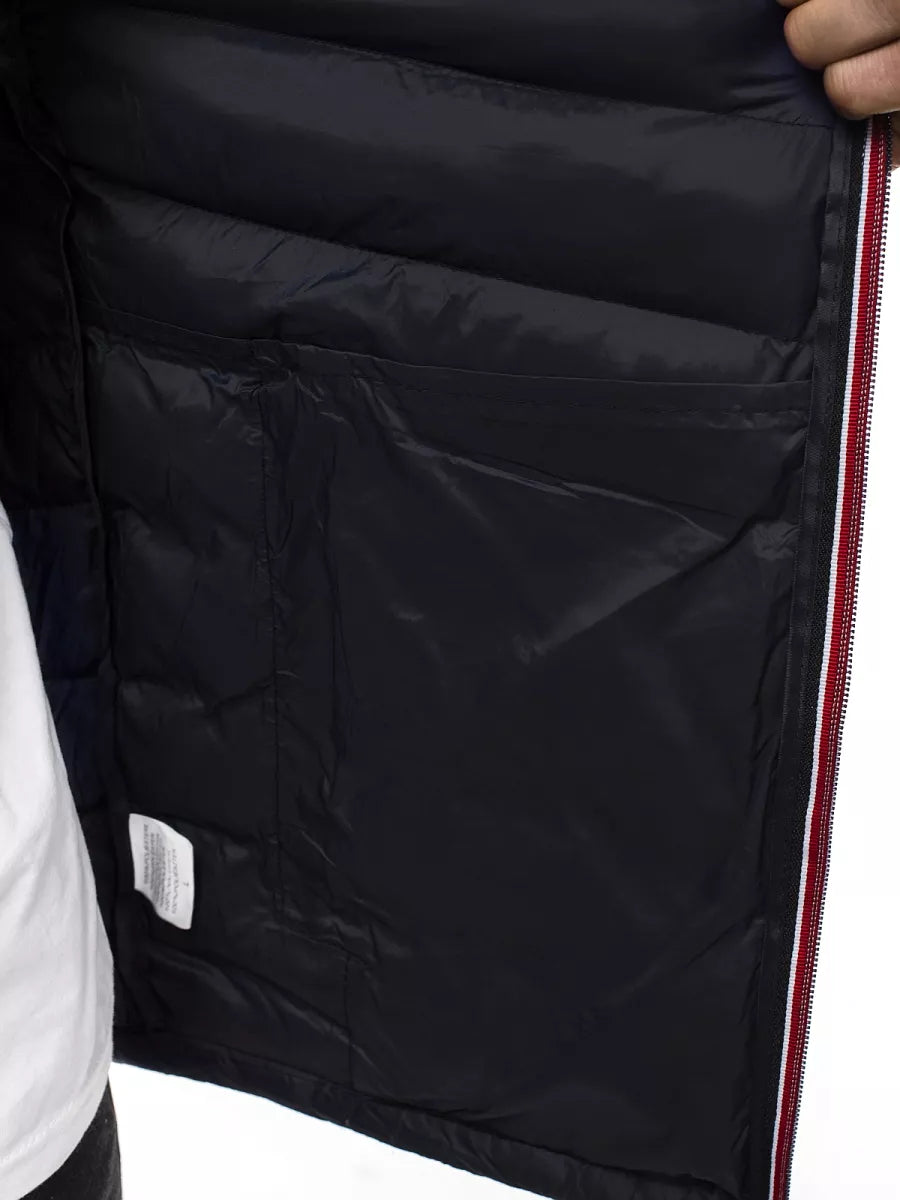 Juoda dygsniuota vyriška striukė Omir