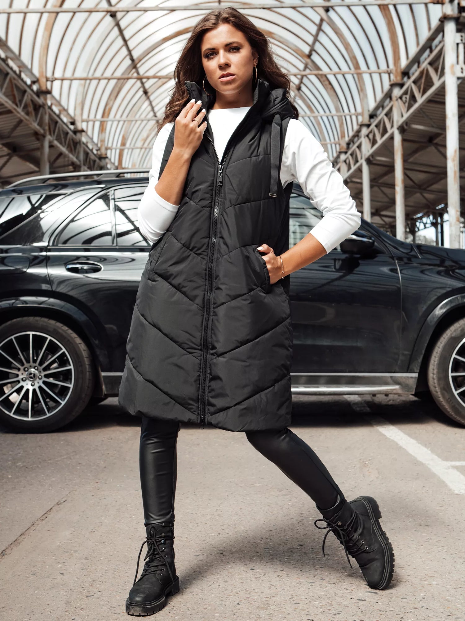 Juoda liemenė Sofia