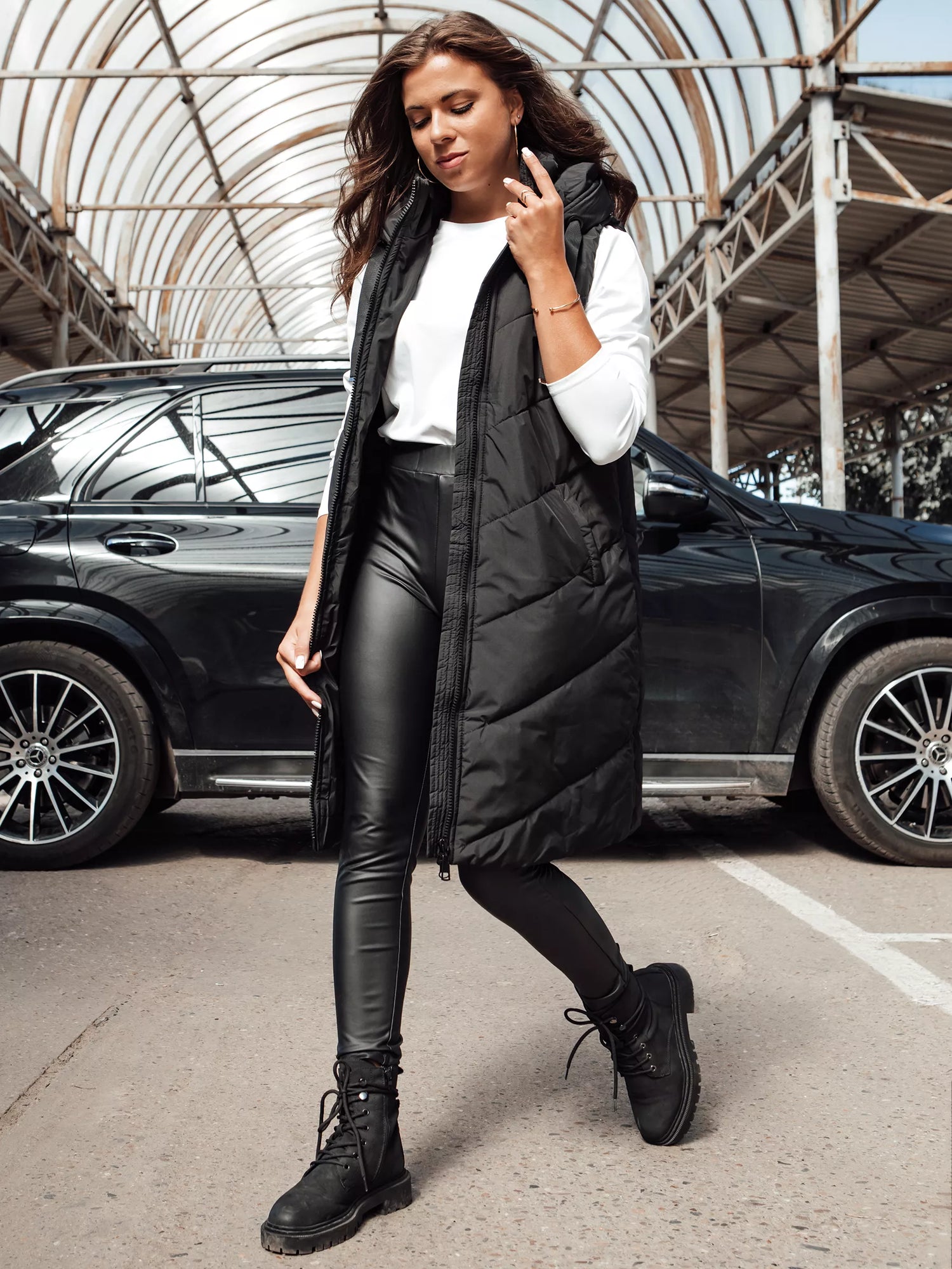 Juoda liemenė Sofia