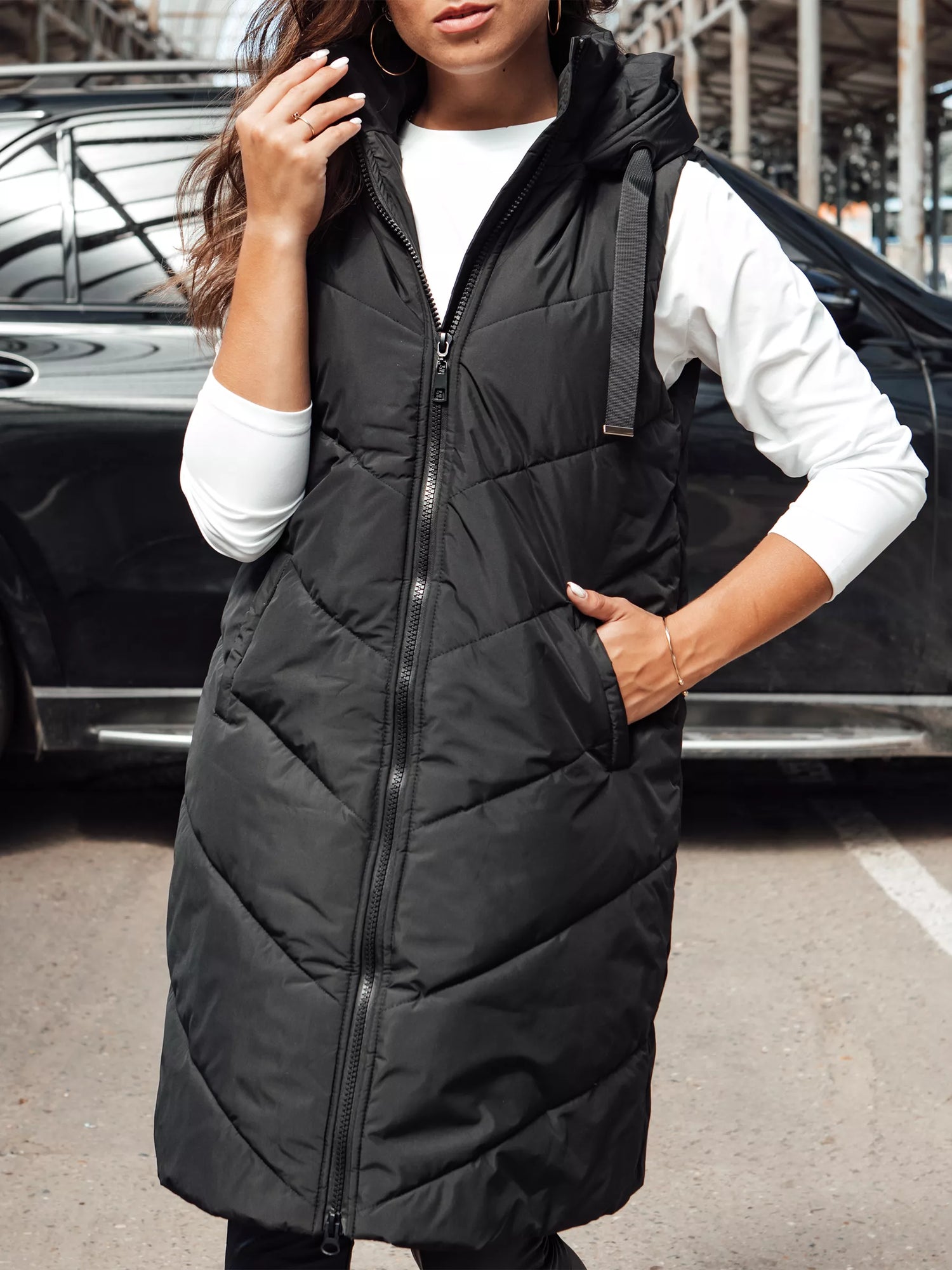 Juoda liemenė Sofia