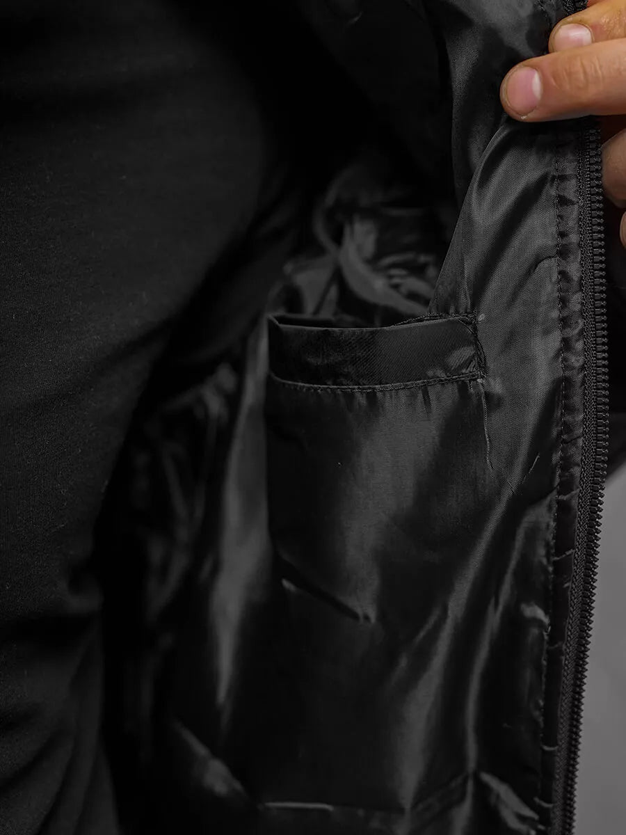 Juoda vyriška striukė su gobtuvu Lator