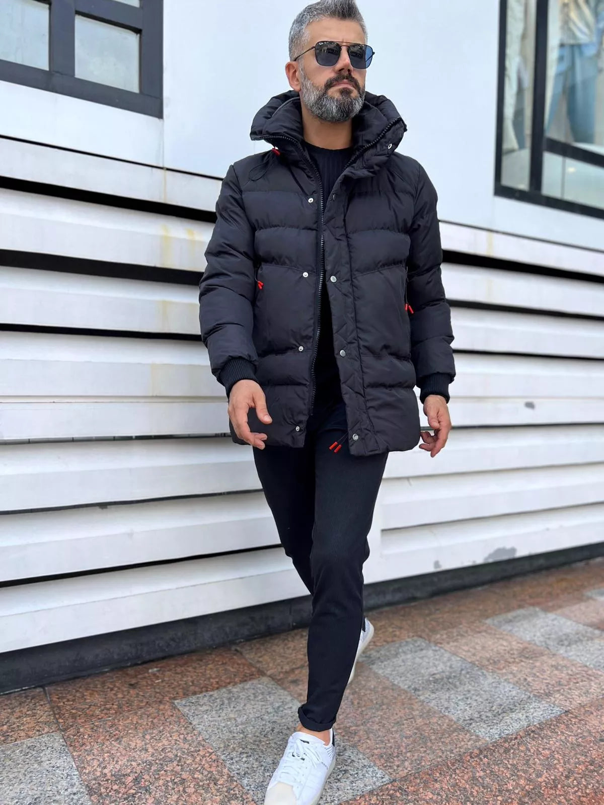 Juoda vyriška striukė be gobtuvo Chipo