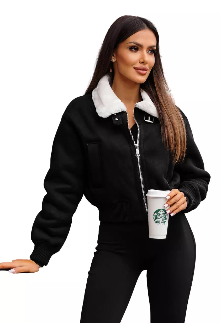 Juoda striukė su baltu kaliuku Edit