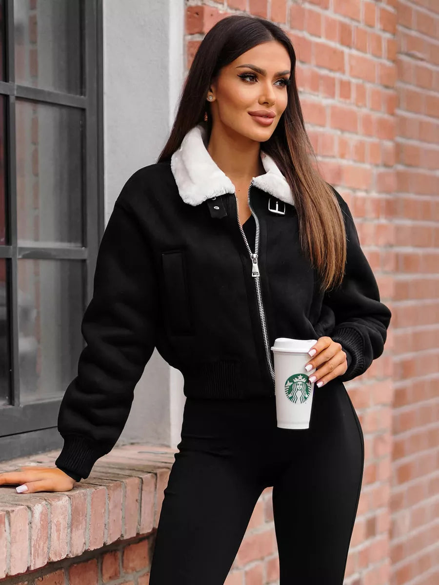 Juoda striukė su baltu kaliuku Edit