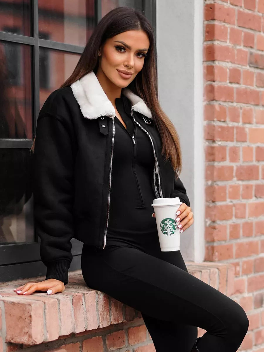 Juoda striukė su baltu kaliuku Edit