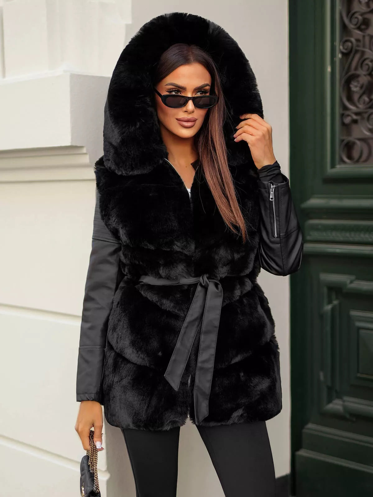 Juoda žieminė moteriška striukė Adel