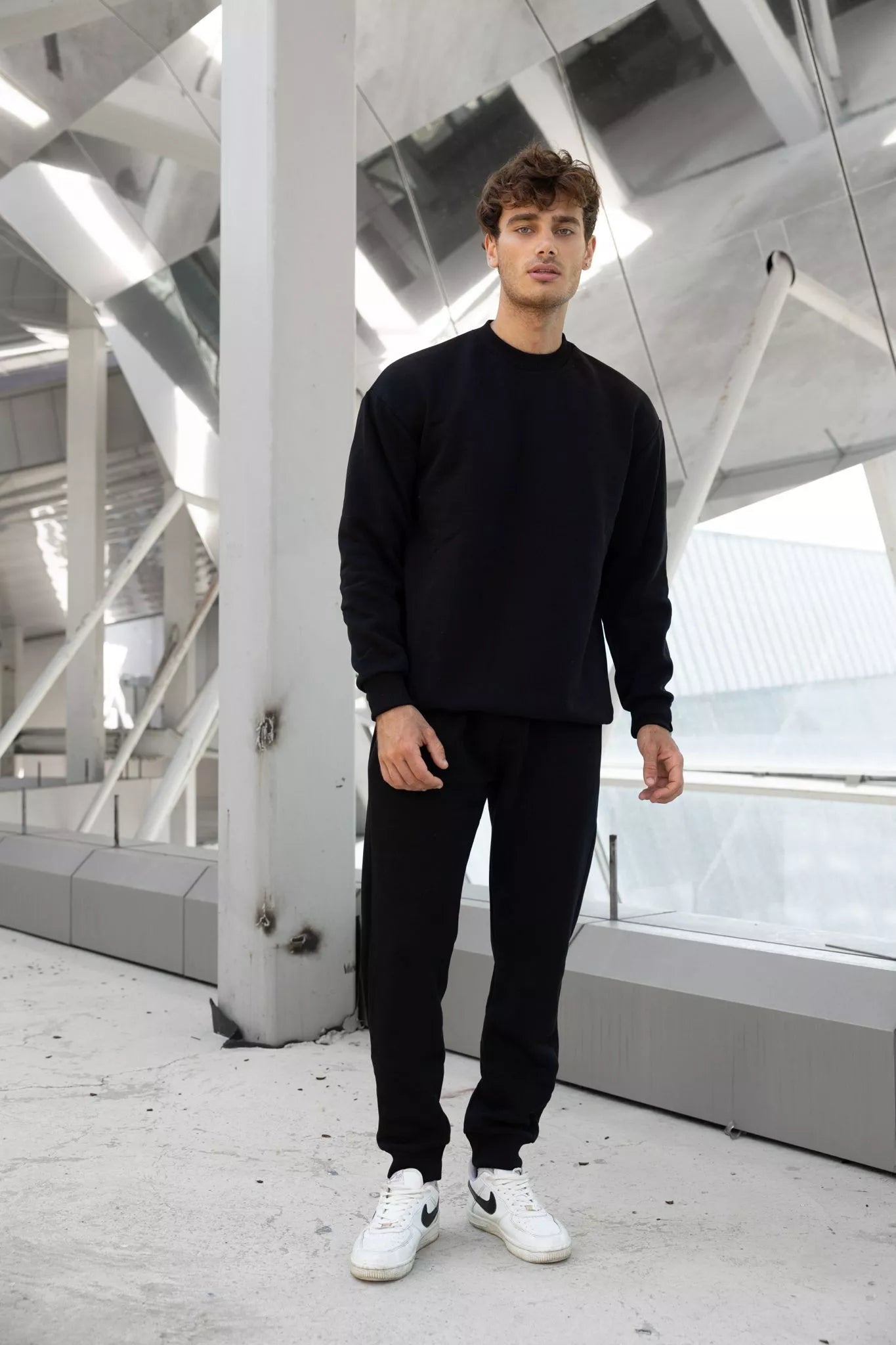 Juodas vyriškas komplektas Lipo