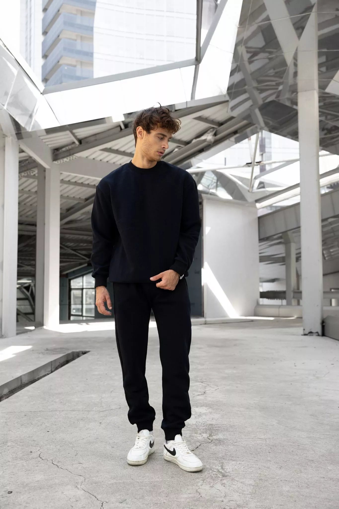 Juodas vyriškas komplektas Lipo