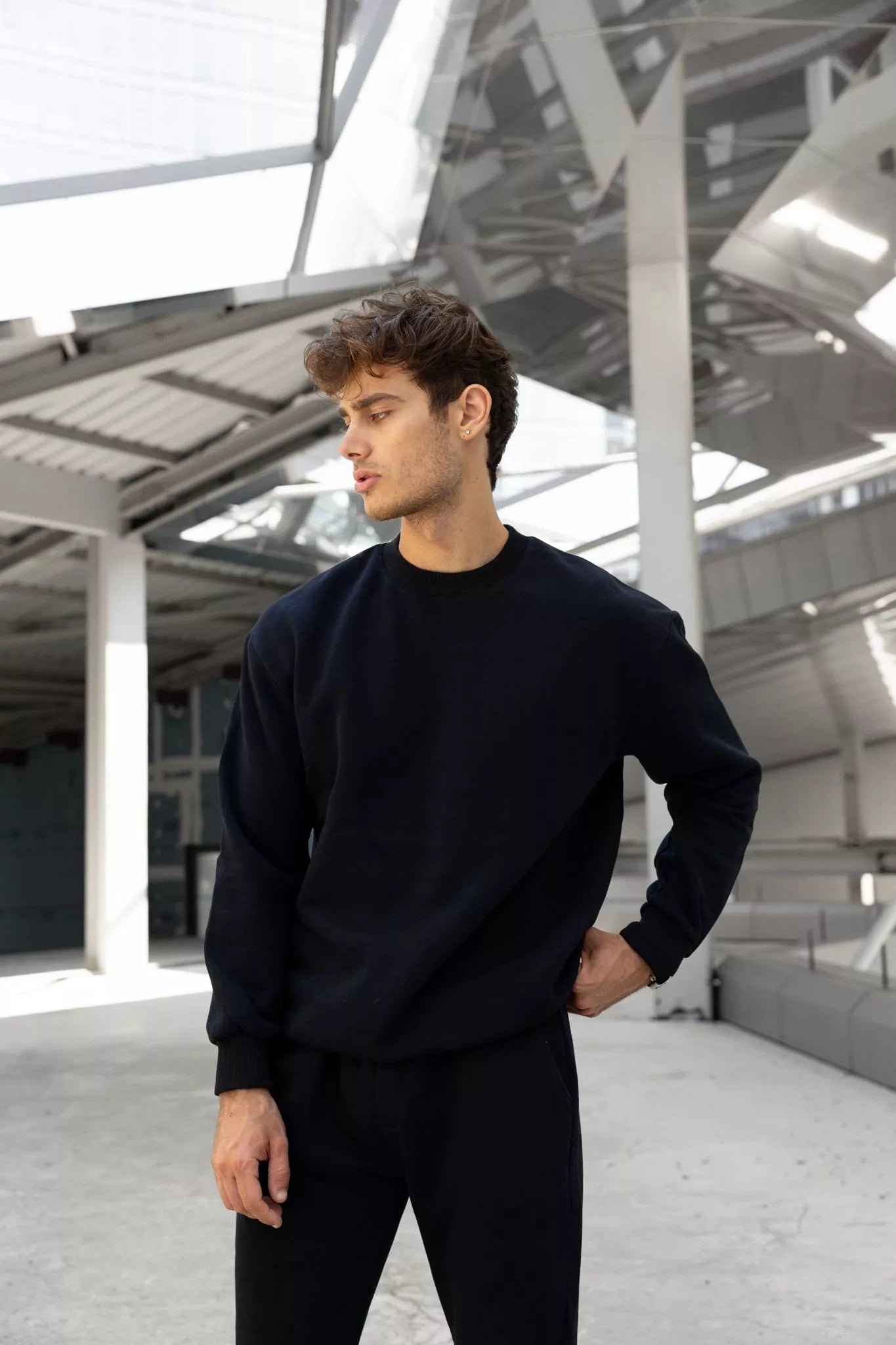 Juodas vyriškas komplektas Lipo