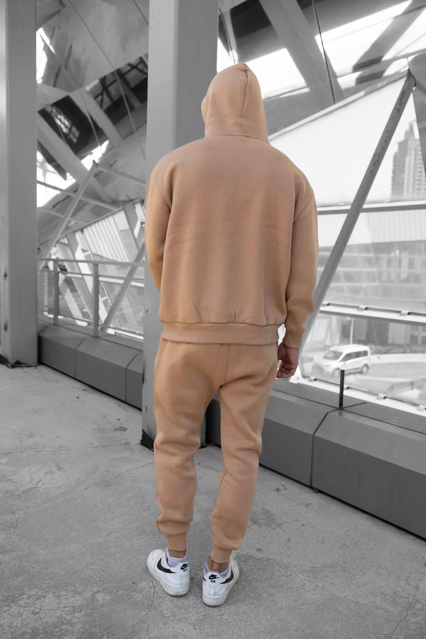 Šviesiai rudas komplektas su gobtuvu Zipos