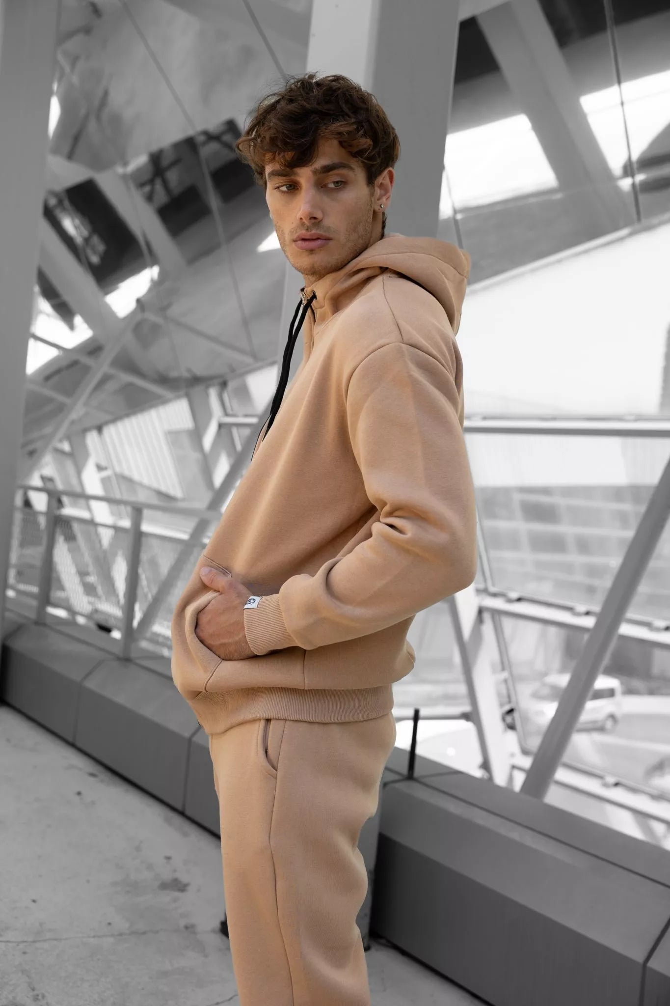 Šviesiai rudas komplektas su gobtuvu Zipos